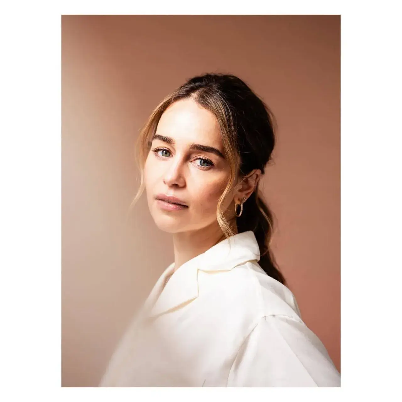 EMILIA CLARKE PHOTOSHOOT BIG ISSUE MAGAZINE JUNE 2024